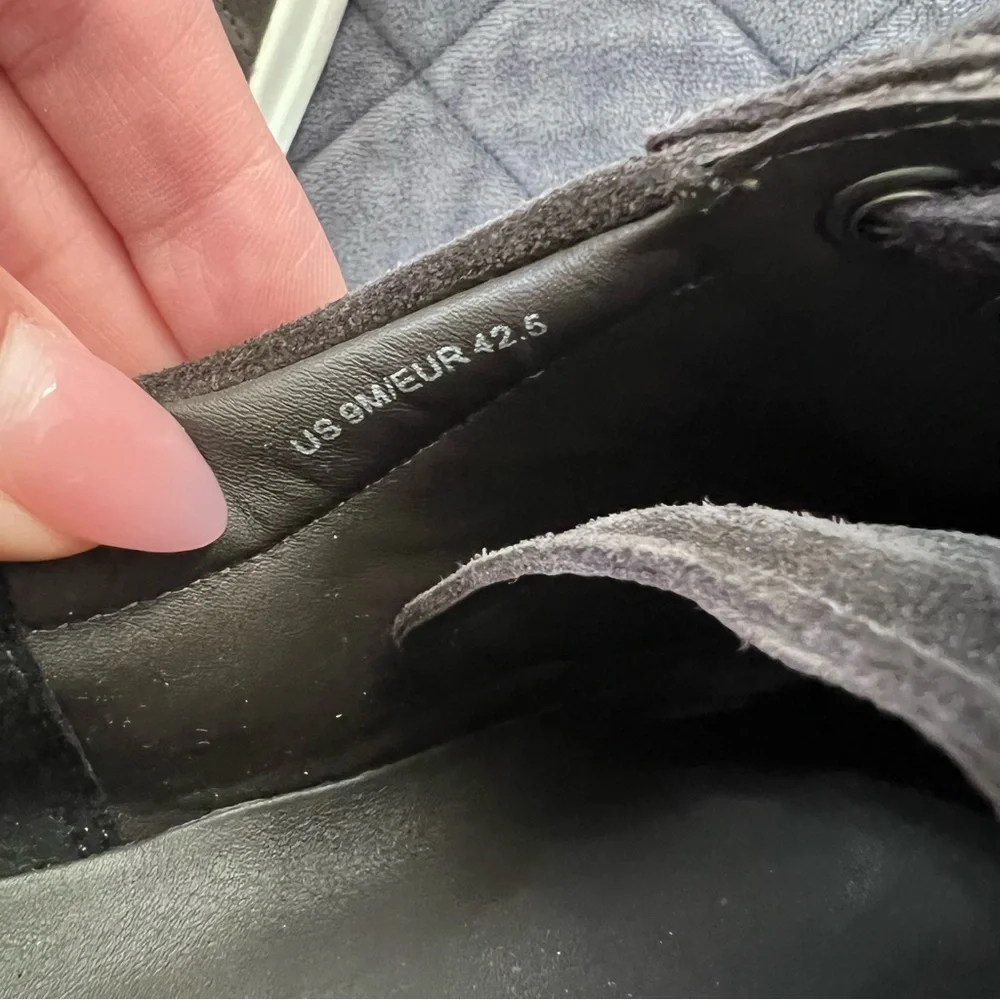 Vince Shoes Mens Size 9 Gray Suede Low Top Sneakers Leather Trim Casual Comfort - Picture 6 of 10